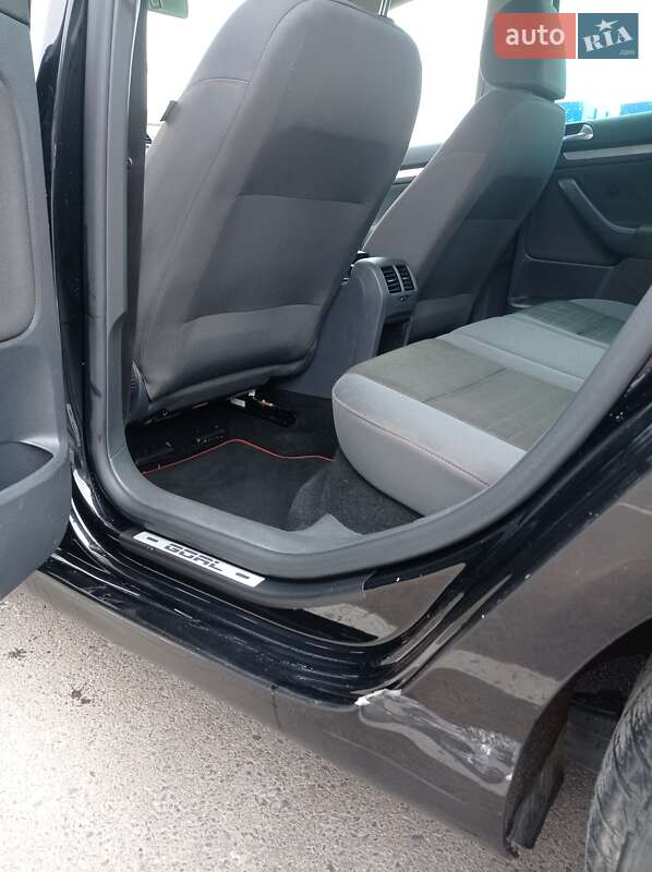 Хетчбек Volkswagen Golf 2006 в Мукачевому