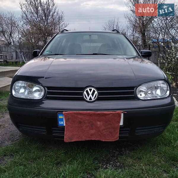 Універсал Volkswagen Golf 2000 в Миронівці