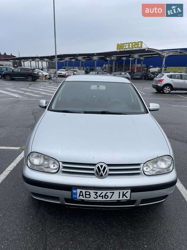 Хэтчбек Volkswagen Golf 2000 в Виннице