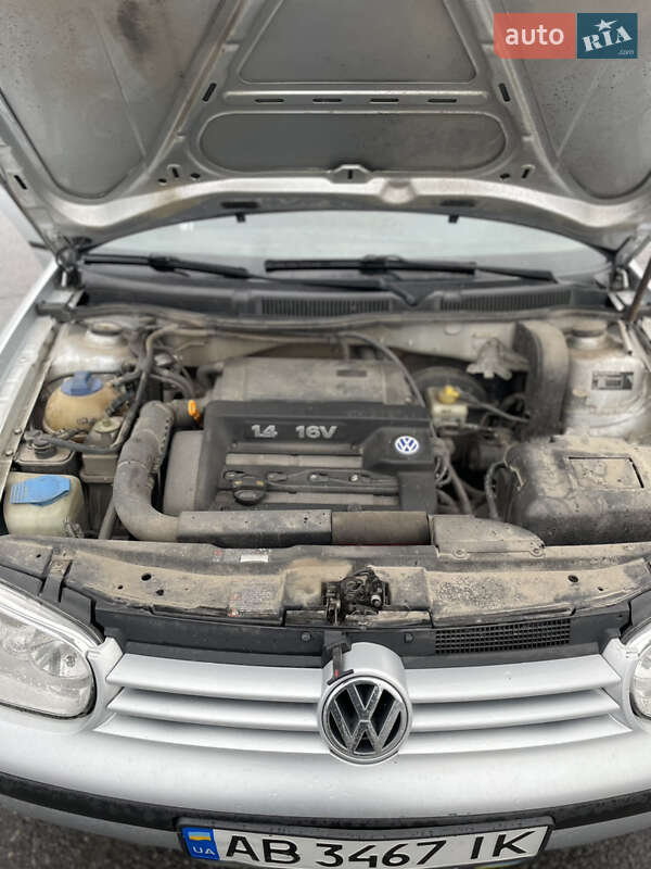 Хэтчбек Volkswagen Golf 2000 в Виннице