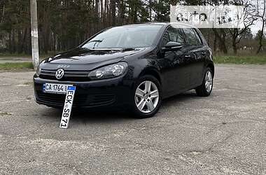 Хэтчбек Volkswagen Golf 2009 в 