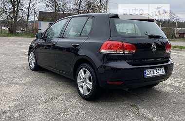 Хэтчбек Volkswagen Golf 2009 в 