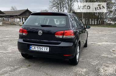 Хэтчбек Volkswagen Golf 2009 в 