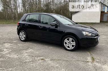 Хэтчбек Volkswagen Golf 2009 в 