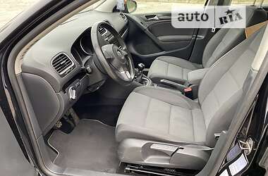 Хэтчбек Volkswagen Golf 2009 в 