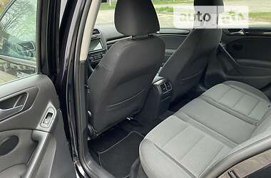 Хэтчбек Volkswagen Golf 2009 в 