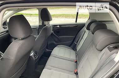 Хэтчбек Volkswagen Golf 2009 в 