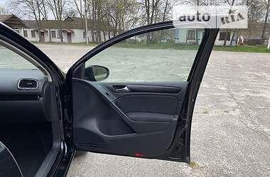 Хэтчбек Volkswagen Golf 2009 в 