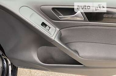 Хэтчбек Volkswagen Golf 2009 в 