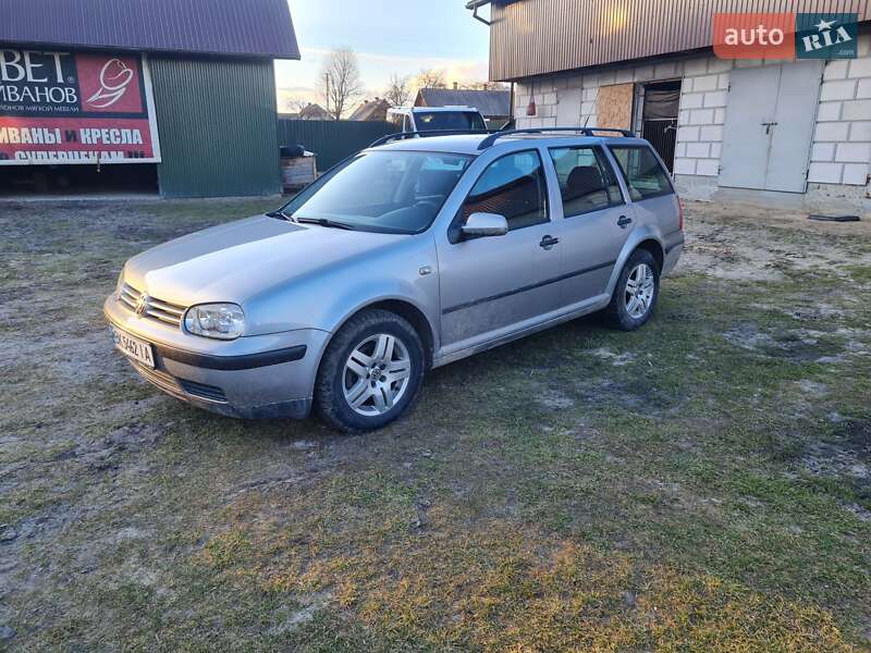 Универсал Volkswagen Golf 2002 в Ровно