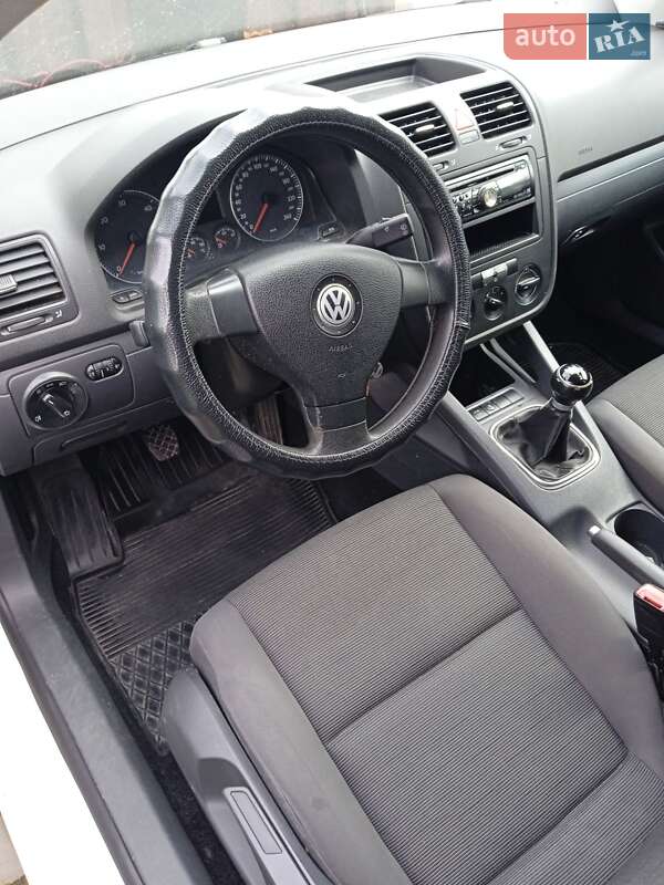Хетчбек Volkswagen Golf 2007 в Ківерцях