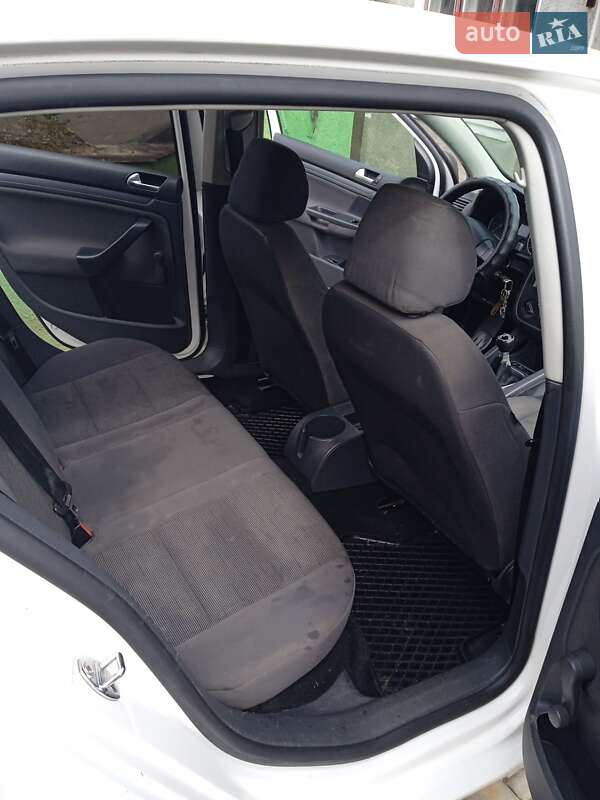 Хетчбек Volkswagen Golf 2007 в Ківерцях