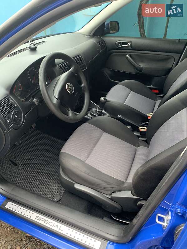 Універсал Volkswagen Golf 2002 в Біляївці