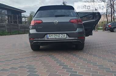 Хэтчбек Volkswagen Golf 2017 в Звягеле