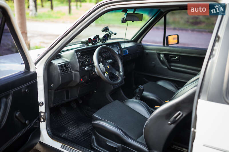 Хэтчбек Volkswagen Golf 1987 в Кривом Роге