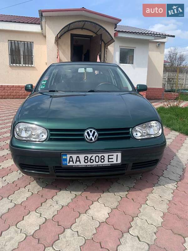 Хетчбек Volkswagen Golf 2000 в Брусилові