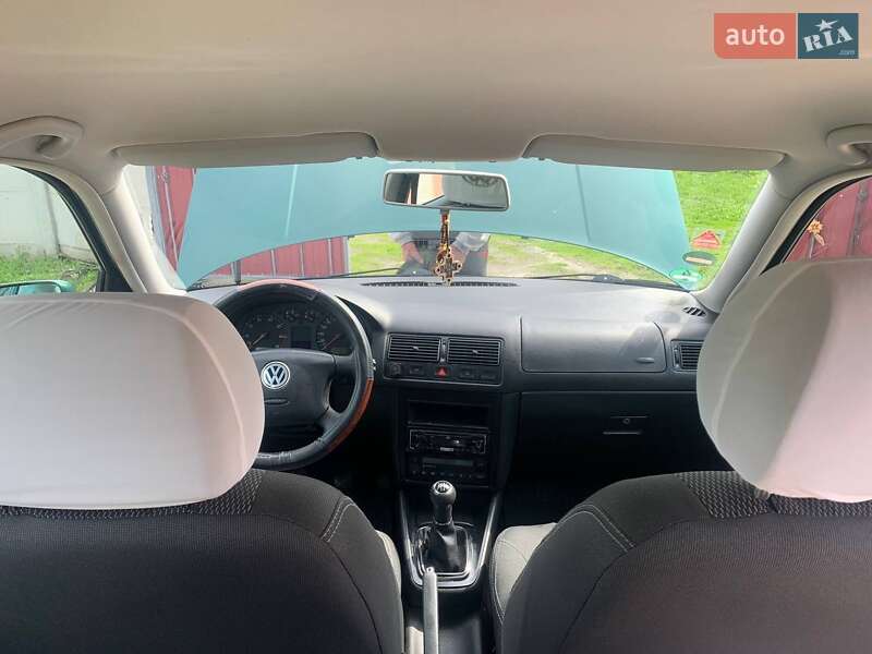 Хетчбек Volkswagen Golf 2000 в Брусилові