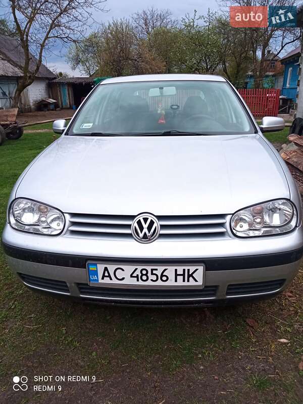 Хетчбек Volkswagen Golf 2001 в Турійську
