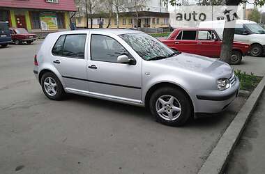 Хетчбек Volkswagen Golf 2001 в Лохвиці