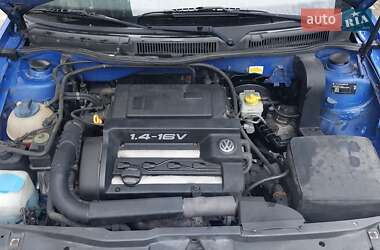 Хэтчбек Volkswagen Golf 1999 в 