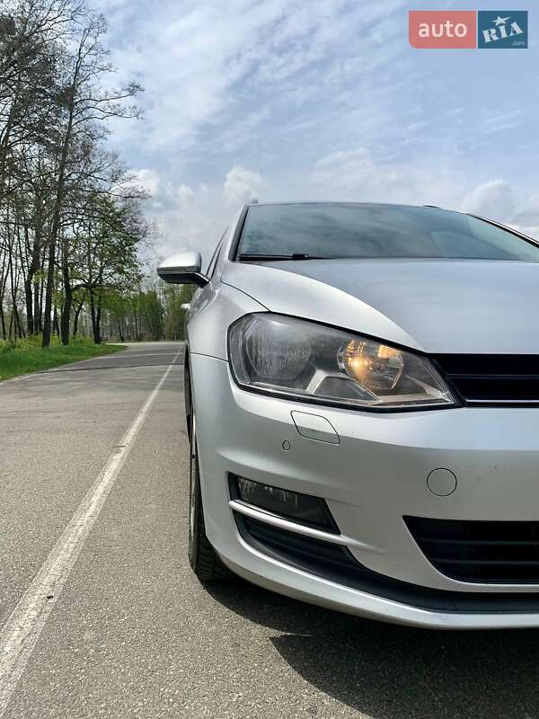 Универсал Volkswagen Golf 2014 в Киеве