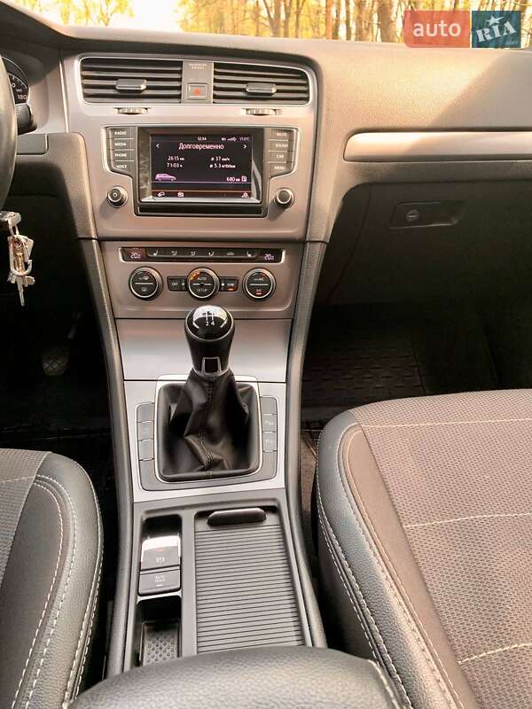 Универсал Volkswagen Golf 2014 в Киеве