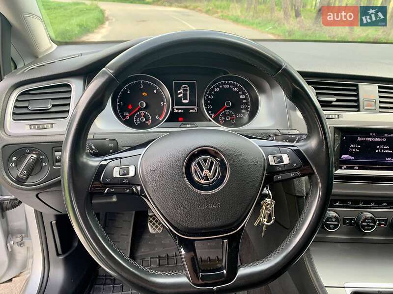 Универсал Volkswagen Golf 2014 в Киеве