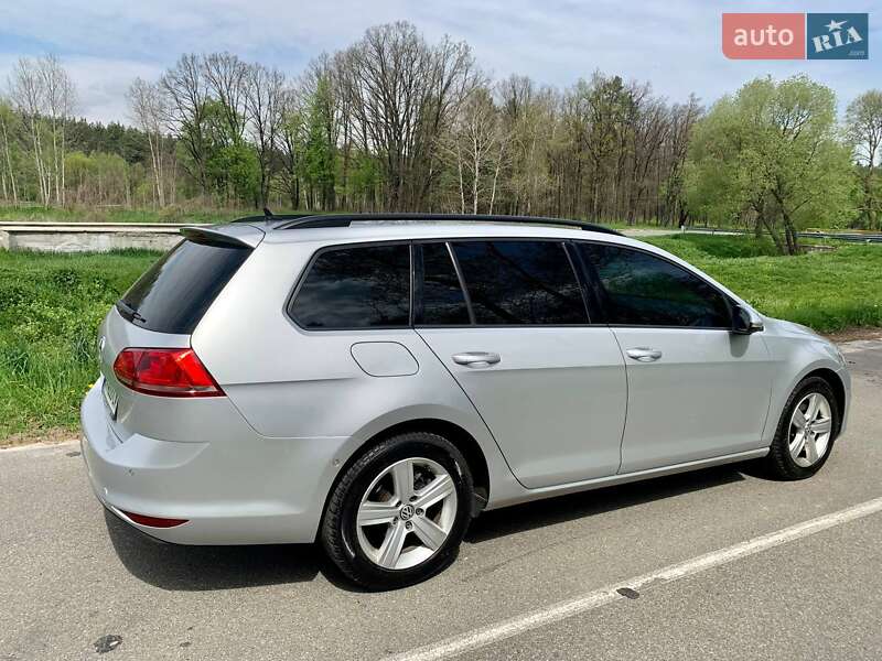 Универсал Volkswagen Golf 2014 в Киеве