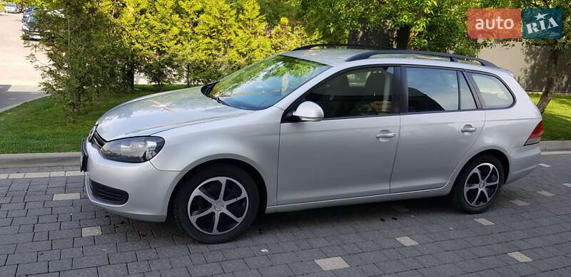 Універсал Volkswagen Golf 2011 в Ужгороді