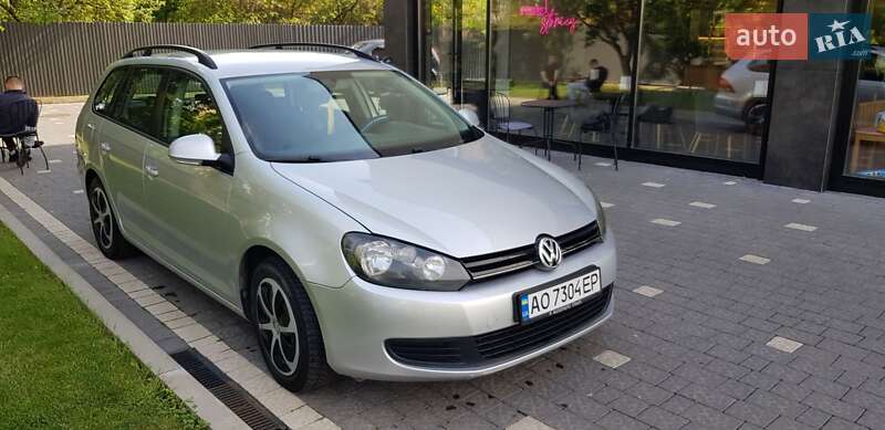 Універсал Volkswagen Golf 2011 в Ужгороді
