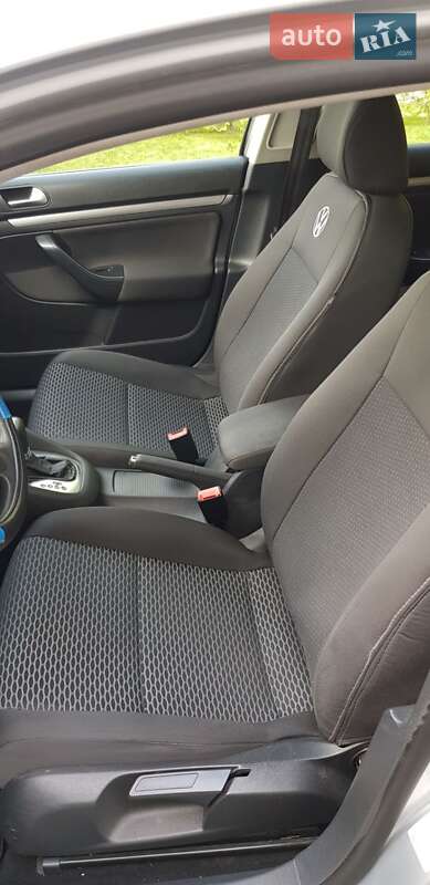 Універсал Volkswagen Golf 2011 в Ужгороді