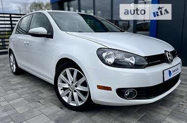Хэтчбек Volkswagen Golf 2011 в 