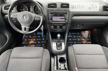 Хэтчбек Volkswagen Golf 2011 в 