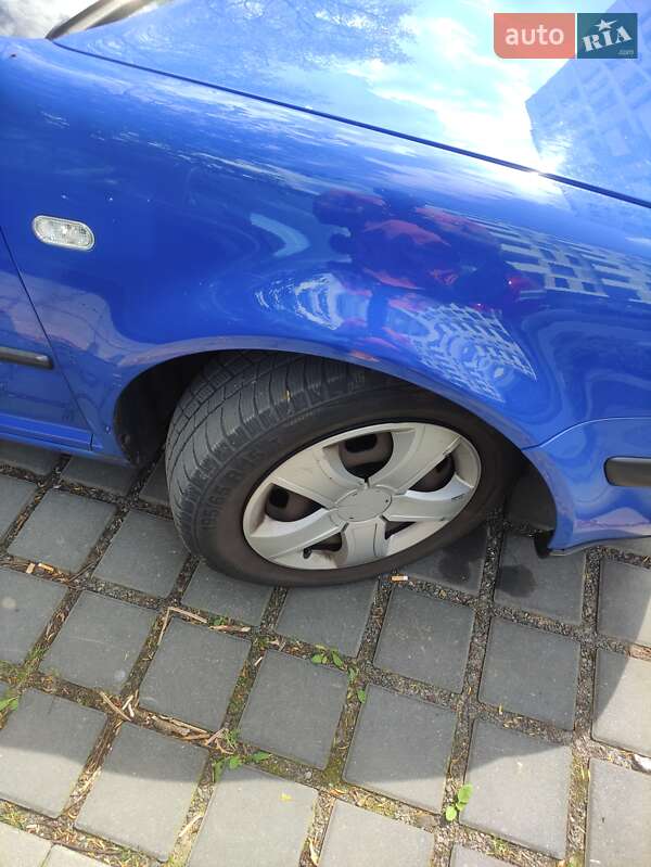 Хэтчбек Volkswagen Golf 2000 в Днепре