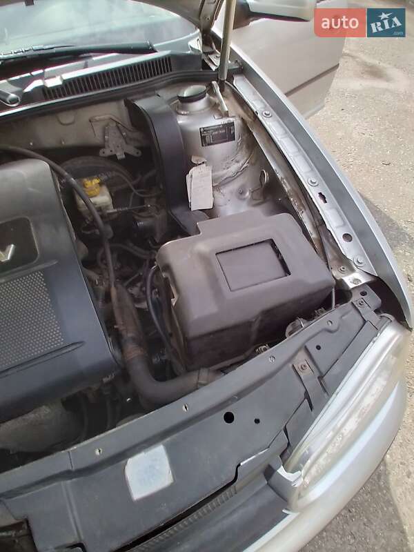 Універсал Volkswagen Golf 2002 в Полтаві