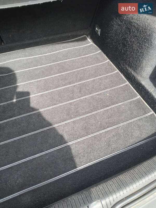 Універсал Volkswagen Golf 2002 в Полтаві