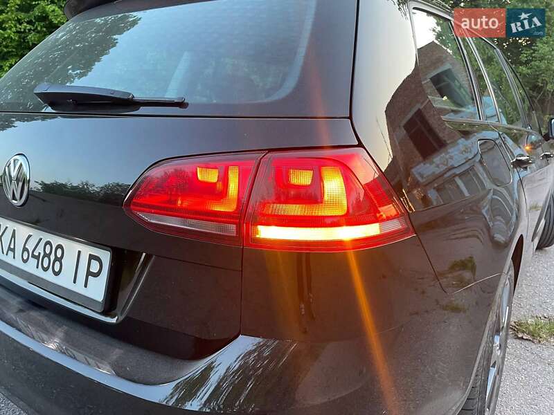 Универсал Volkswagen Golf 2015 в Ирпене