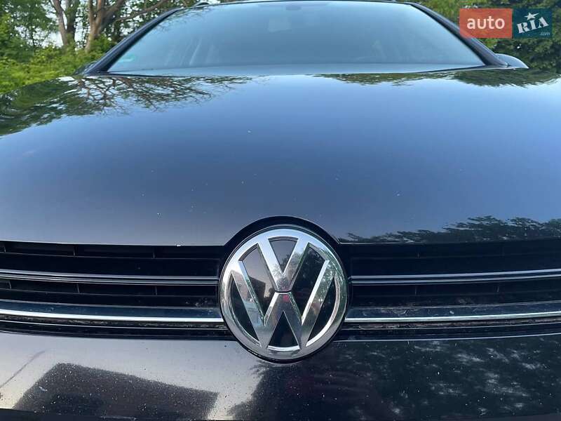 Универсал Volkswagen Golf 2015 в Ирпене