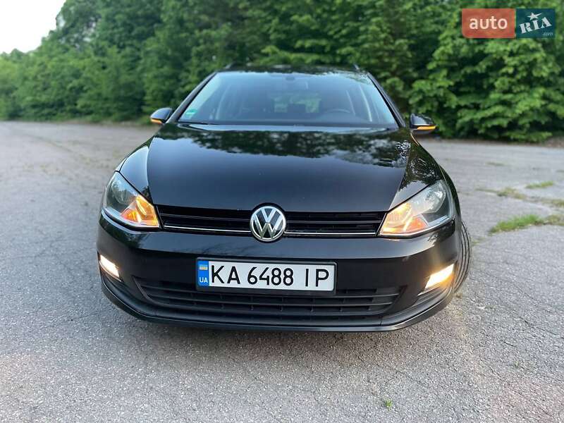 Универсал Volkswagen Golf 2015 в Ирпене