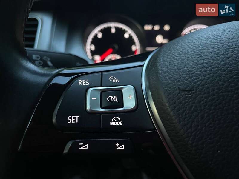 Универсал Volkswagen Golf 2015 в Ирпене