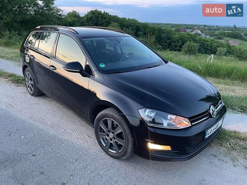 Универсал Volkswagen Golf 2015 в Ирпене