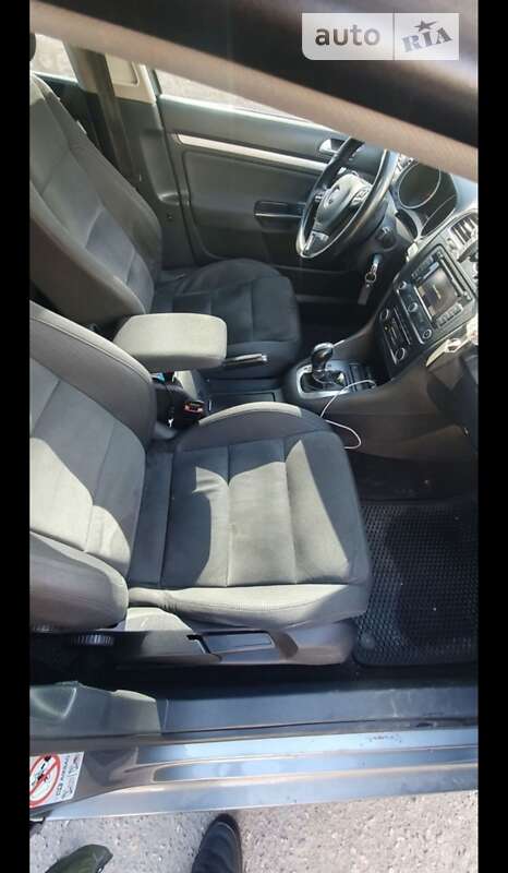 Универсал Volkswagen Golf 2011 в Днепре