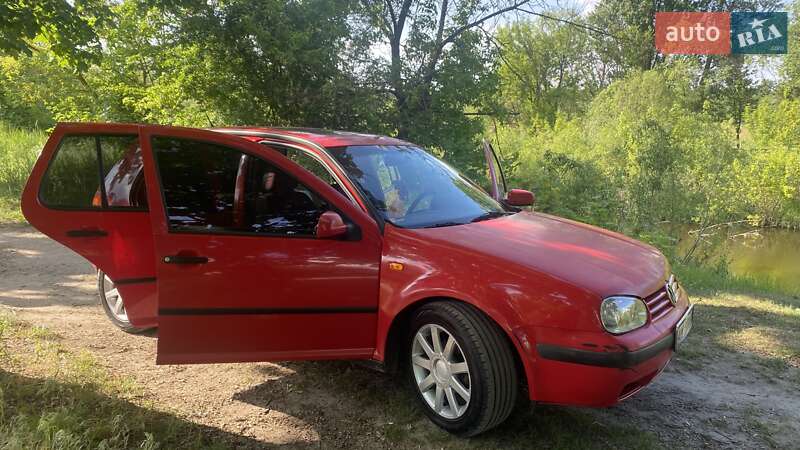 Хетчбек Volkswagen Golf 1998 в Малині