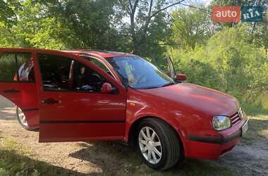 Хэтчбек Volkswagen Golf 1998 в 