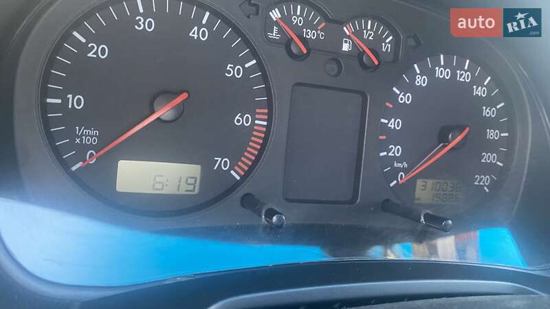 Хетчбек Volkswagen Golf 1998 в Малині