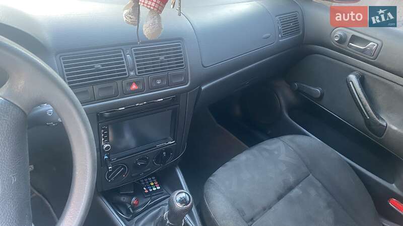 Хетчбек Volkswagen Golf 1998 в Малині