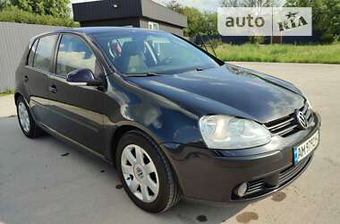 Хэтчбек Volkswagen Golf 2007 в 