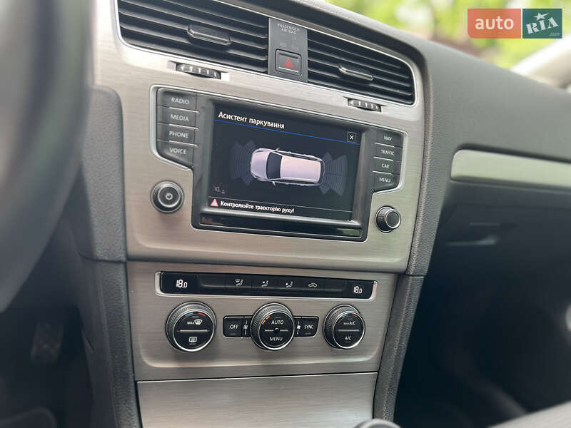 Універсал Volkswagen Golf 2016 в Стрию