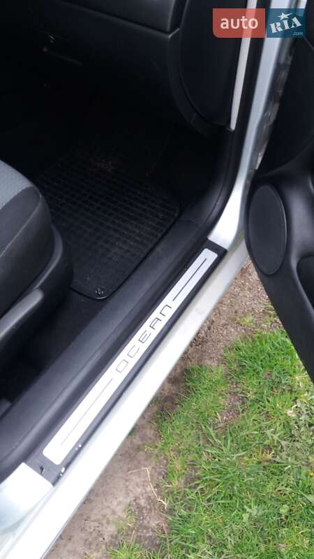 Універсал Volkswagen Golf 2005 в Млиніві фото 3 Універсал Volkswagen Golf 2005 в Млиніві