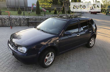 Хэтчбек Volkswagen Golf 2002 в Черновцах